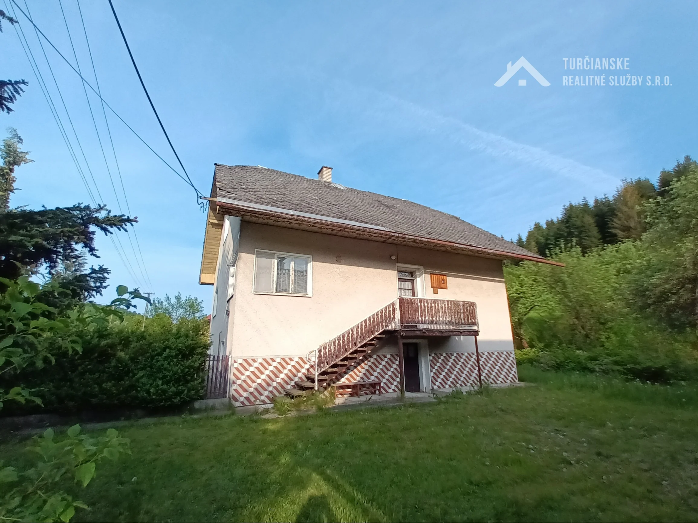 Rodinný dom s veľkým pozemkom vhodný na investíciu v Terchovej